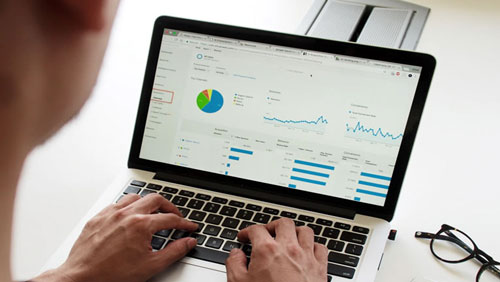 ជំនួយការវិភាគទិន្នន័យ